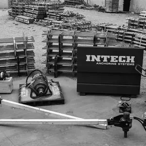 Helical-Equipment-grayscale-image